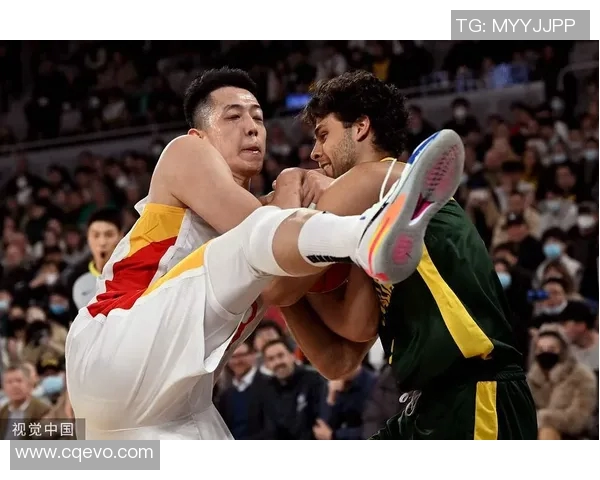 中国男篮在2014年与澳大利亚的激烈对决回顾与精彩瞬间分析